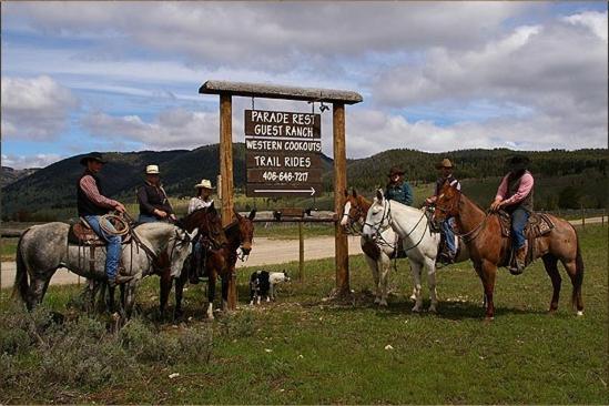 Parade Rest Ranch Hotel West Yellowstone Exterior photo