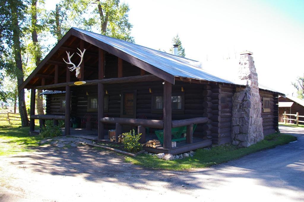 Parade Rest Ranch Hotel West Yellowstone Exterior photo